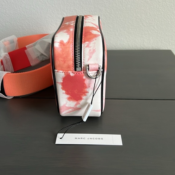 Marc Jacobs H124L01PF22-855 Tie Dye Signet Flash Camera Crossbody color: MELON - Picture 4 of 14
